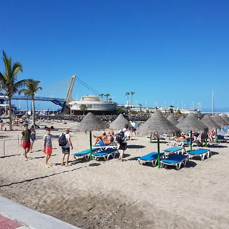 Borinquen Only 280 Meters To The Beach, Balcony With Sea View, Heated Pool, Wifi Apartamento Playa de las Americas (Tenerife)