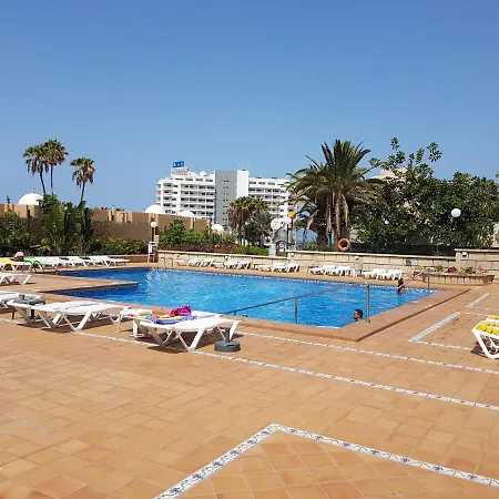 Borinquen Only 280 Meters To The Beach, Balcony With Sea View, Heated Pool, Wifi Apartamento Playa de las Americas (Tenerife)